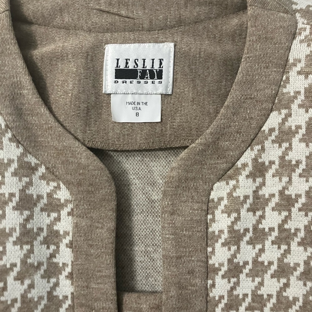 Leslie Fay Women's Tan Houndstooth Sweater - Picture 14 of 16